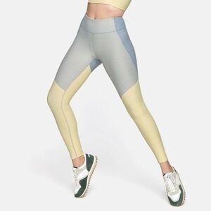 Outdoor Voices OV 7/8 tri-tone warmup leggings | Size S